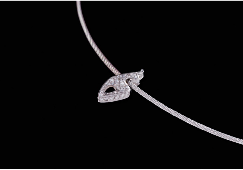 Kleiner Brillant Kitz-Anhänger